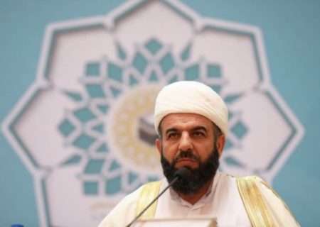 هر کس به قهرمانان اهانت کند، هدایت‌شده دشمن است