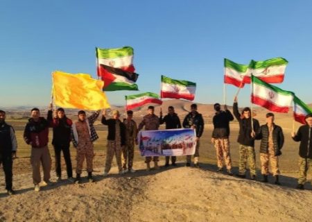 کوهپیمایی بسیجیان شهرستان باروق به مناسبت گرامیداشت هفته بسیج