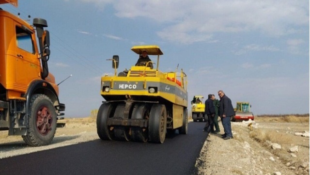 فرمانده ناحیه مقاومت بسیج سپاه میاندوآب خبر داد: آغاز اجرای آسفالت راه روستایی در میاندوآب