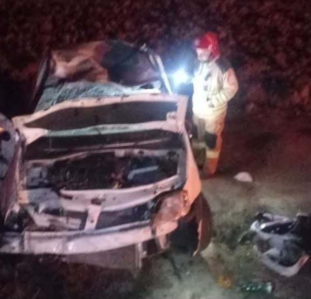 یک جانباخته و سه مصدوم در پی واژگونی خودرو در میاندوآب