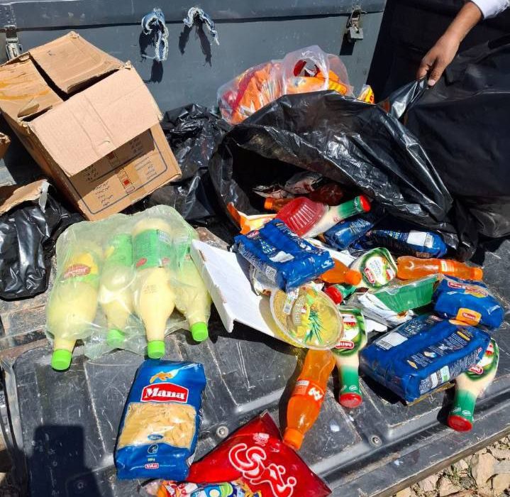 معدوم سازی بیش از ۷۰ کیلو مواد غذایی تاریخ گذشته، فاسد و غیر قابل مصرف توسط کارشناسان بهداشت محیط مرکز بهداشت باروق” 