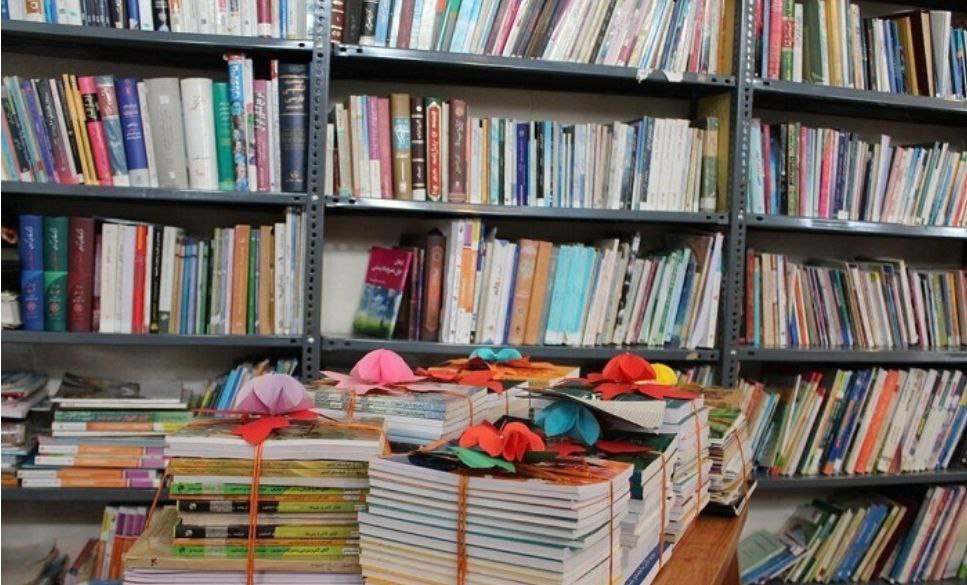 ۲ هزار کتاب به کتابخانههای میاندوآب اهدا شد
